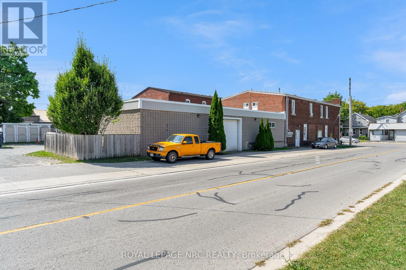 192 Burgar Street, Welland, Ontario  L3B 2T4 - Photo 3 - X12486330