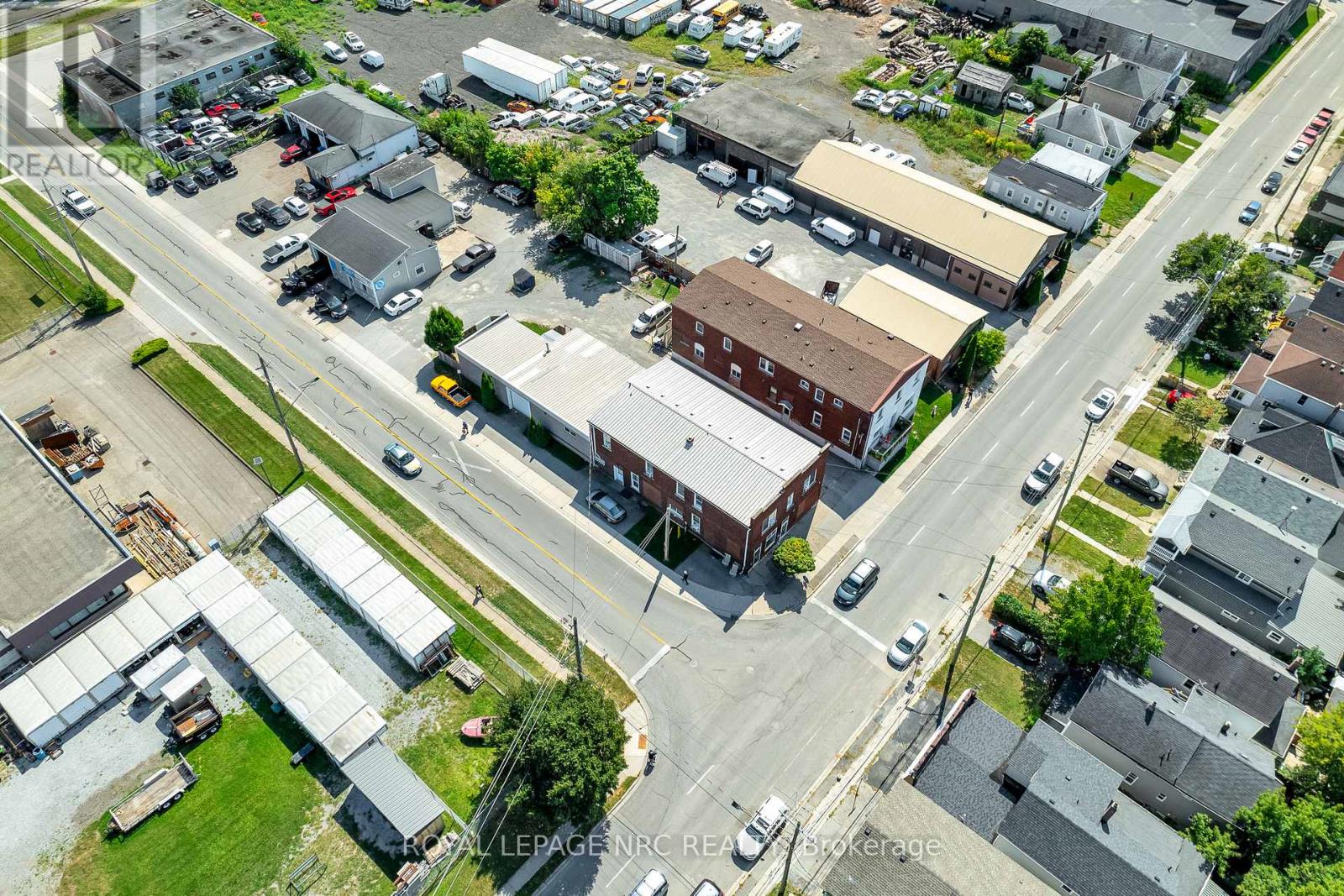 192 Burgar Street, Welland, Ontario  L3B 2T4 - Photo 6 - X12486331