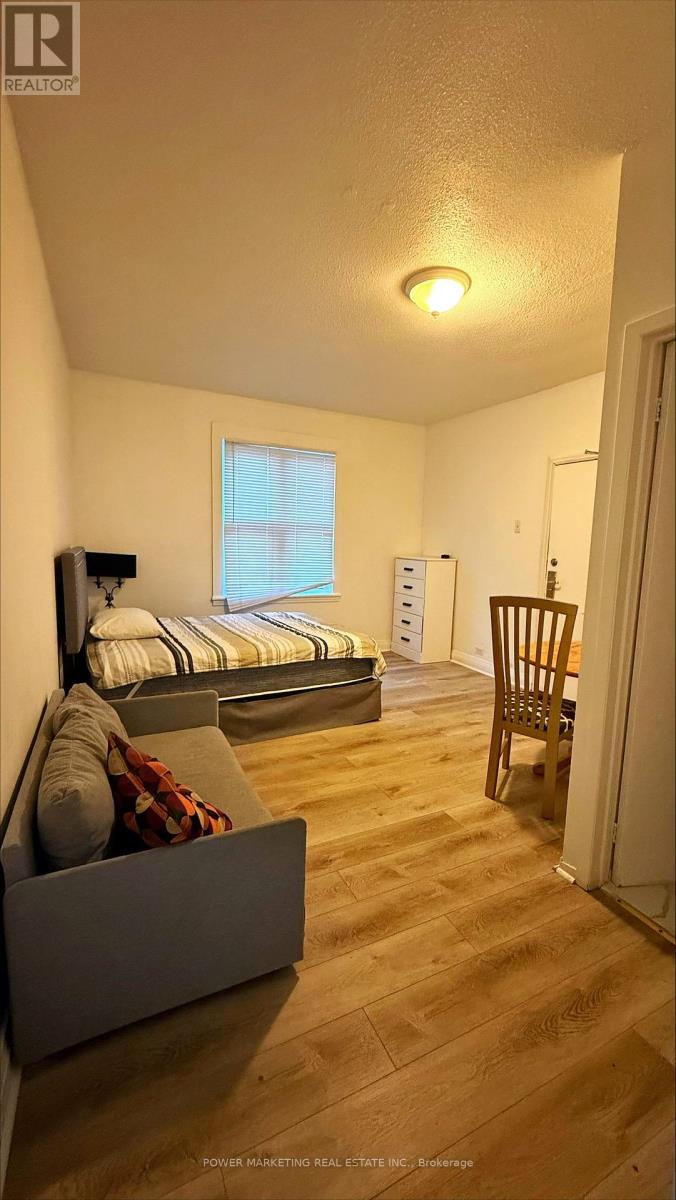 B - 262 Emond Street, Ottawa, Ontario  K1L 7R8 - Photo 5 - X12480962