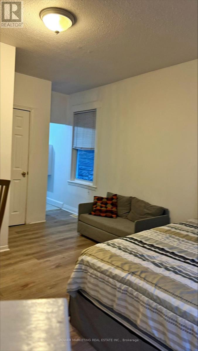 B - 262 Emond Street, Ottawa, Ontario  K1L 7R8 - Photo 8 - X12480962