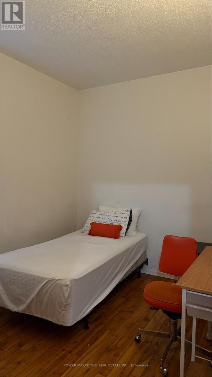 A - 262 Emond Street, Ottawa, Ontario  K1L 7R8 - Photo 4 - X12480964