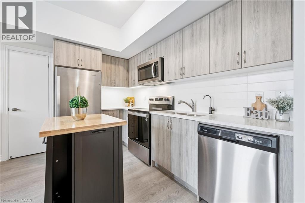 252 Law Drive, Guelph, Ontario  N1E 0P6 - Photo 4 - 40782233