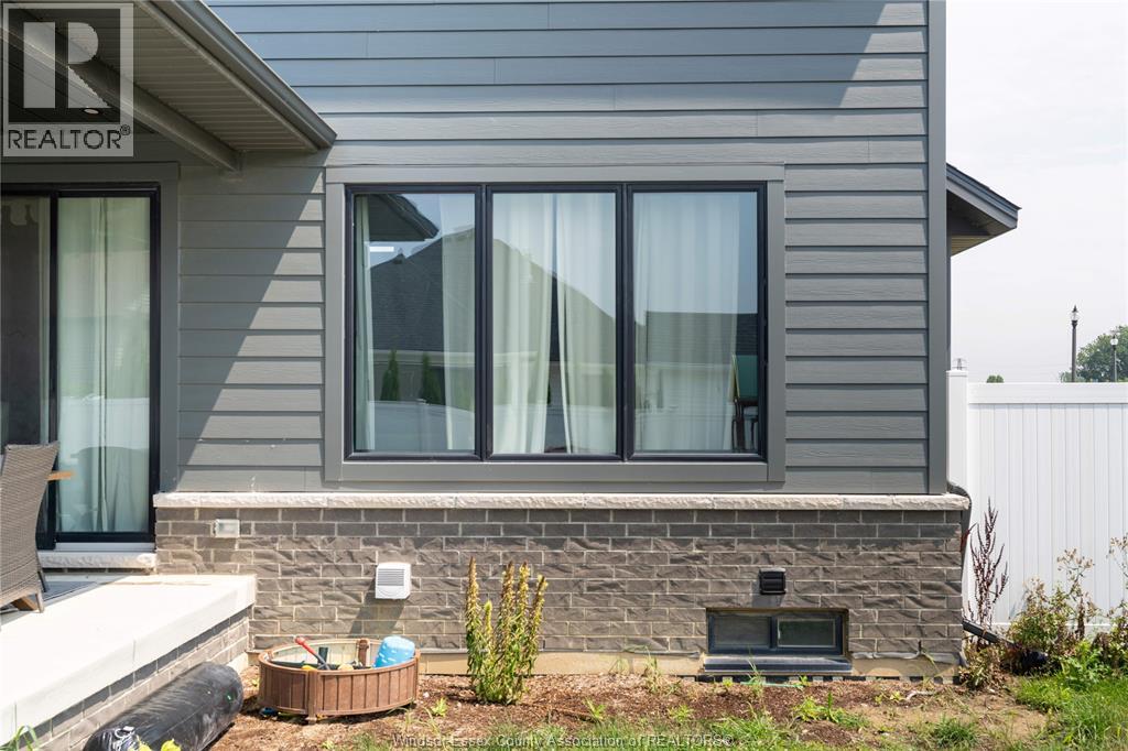 366 Christine, Belle River, Ontario  N8L 1B6 - Photo 36 - 25027351