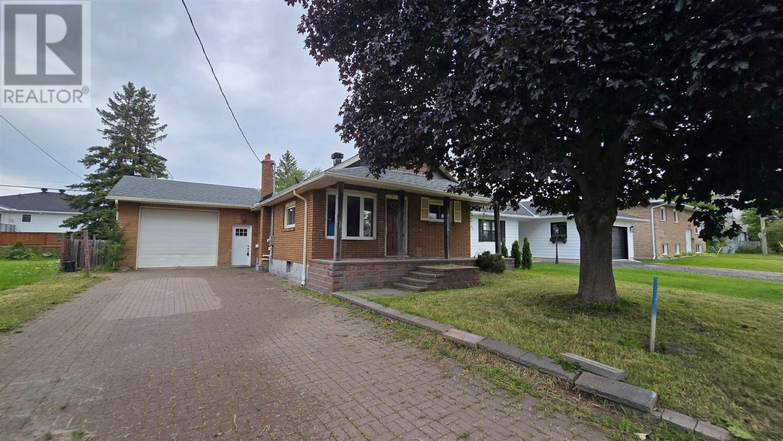 104 Wawanosh Ave, Sault Ste. Marie, Ontario  P6B 3W5 - Photo 2 - SM252404
