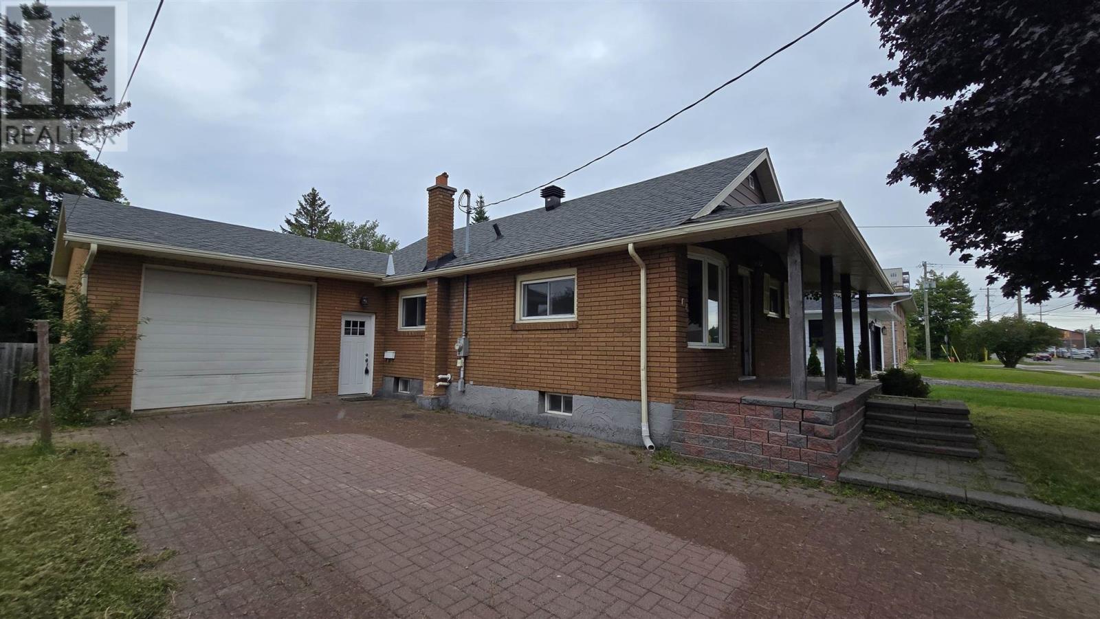 104 Wawanosh Ave, Sault Ste. Marie, Ontario  P6B 3W5 - Photo 3 - SM252404