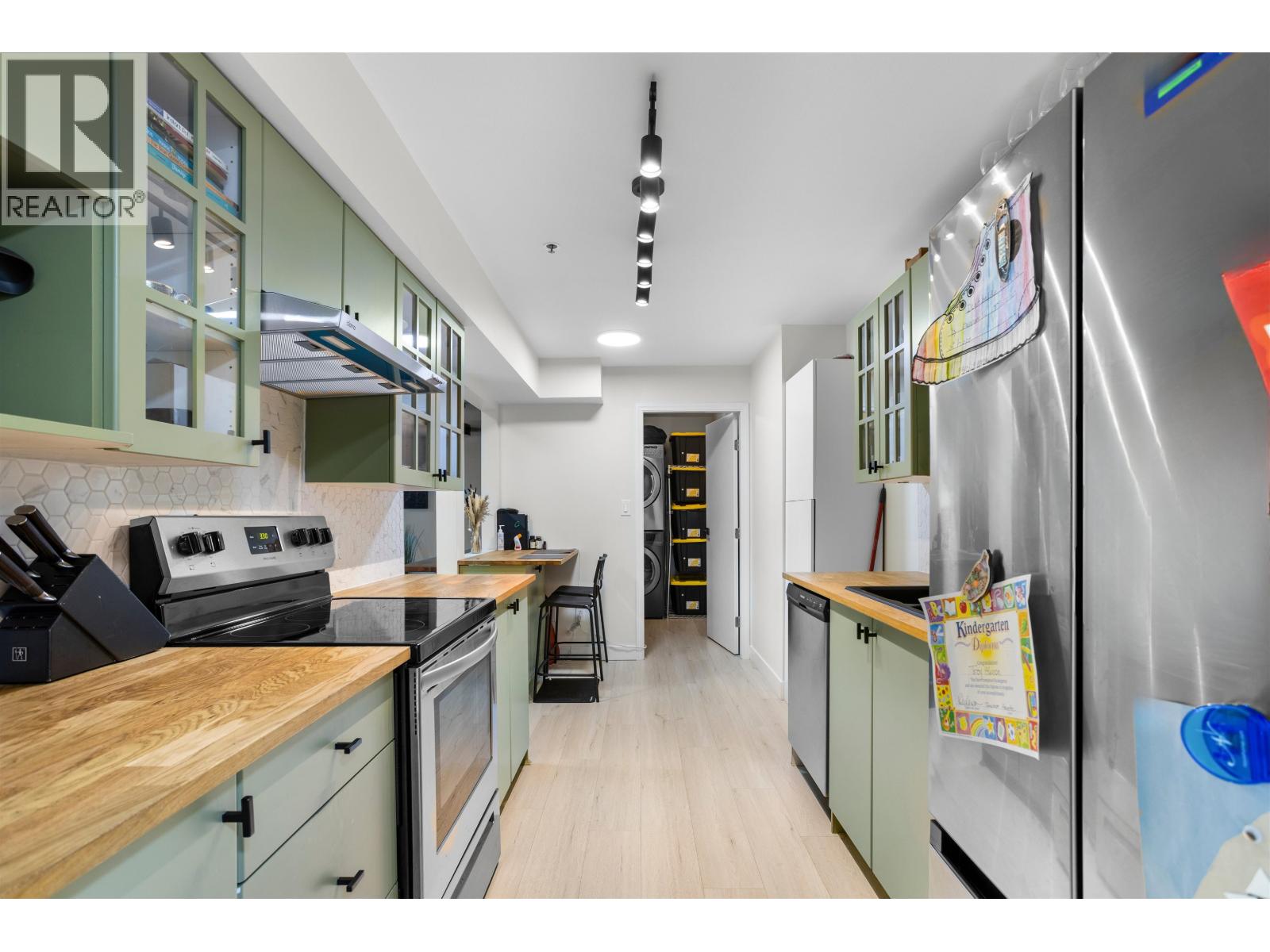 201 22351 ST. ANNE STREET, maple ridge, British Columbia