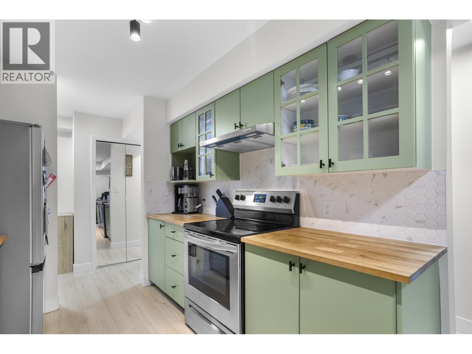 201 22351 St. Anne Street, Maple Ridge, British Columbia  V2X 2E7 - Photo 3 - R3062540