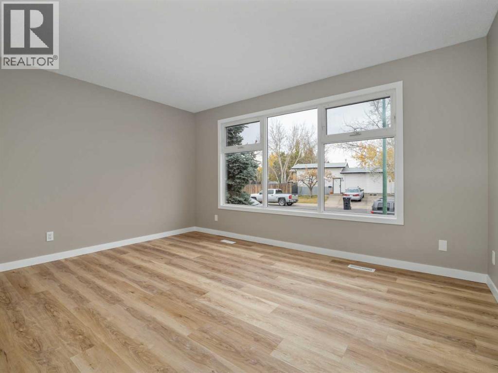 2 Cayuga Crescent W, Lethbridge, Alberta  T1K 5H5 - Photo 7 - A2267462