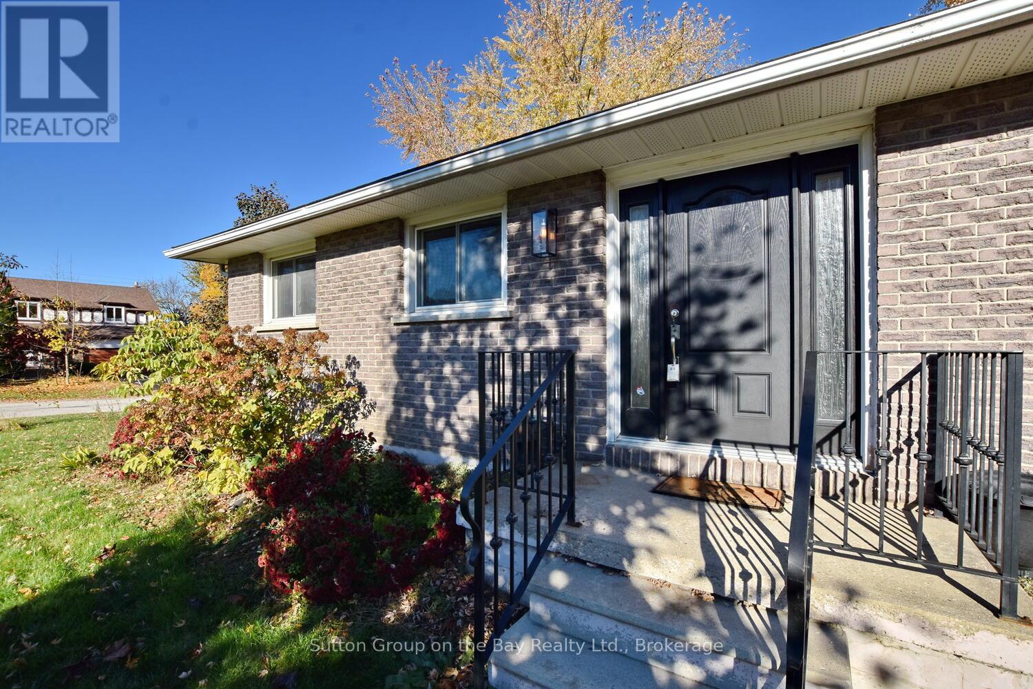 5 Brock Crescent, Collingwood, Ontario  L9Y 4A4 - Photo 6 - S12486327