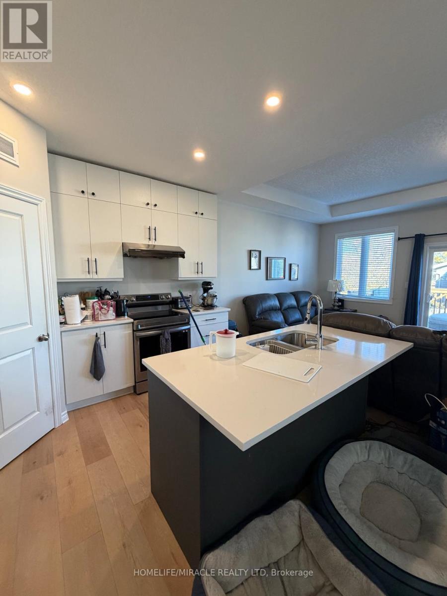 253 Heritage Park Drive, Greater Napanee, Ontario  K7R 0C7 - Photo 11 - X12486197