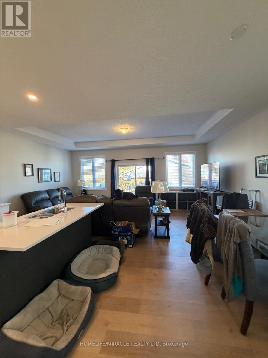 253 Heritage Park Drive, Greater Napanee, Ontario  K7R 0C7 - Photo 14 - X12486197