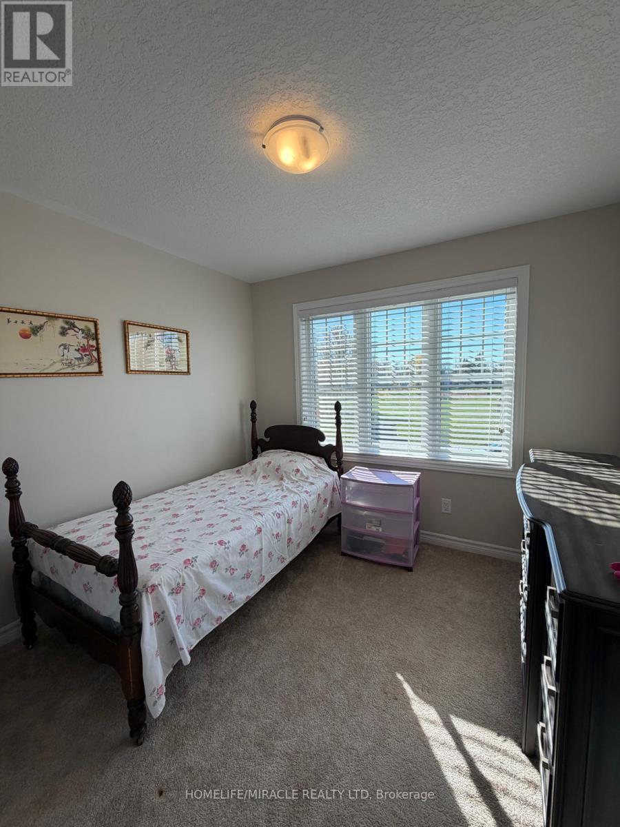 253 Heritage Park Drive, Greater Napanee, Ontario  K7R 0C7 - Photo 15 - X12486197