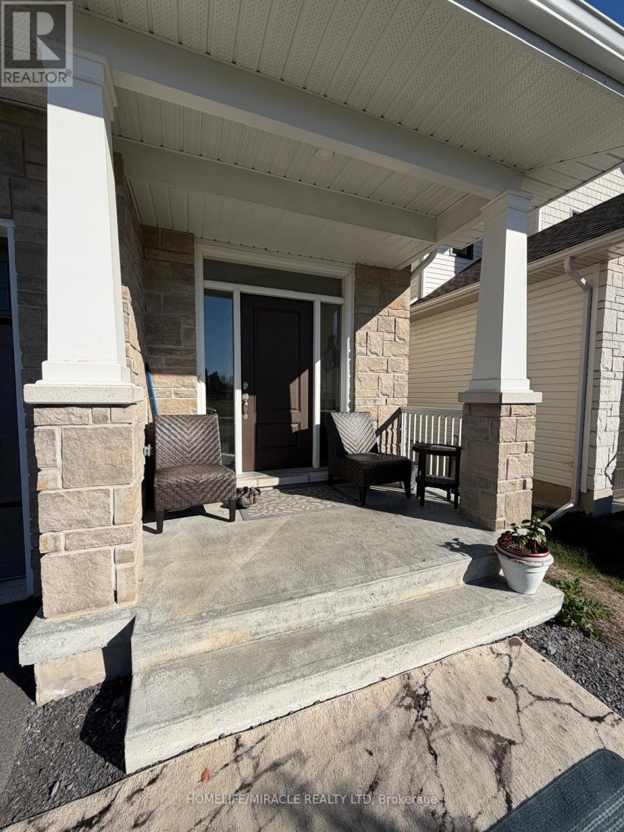 253 Heritage Park Drive, Greater Napanee, Ontario  K7R 0C7 - Photo 2 - X12486197