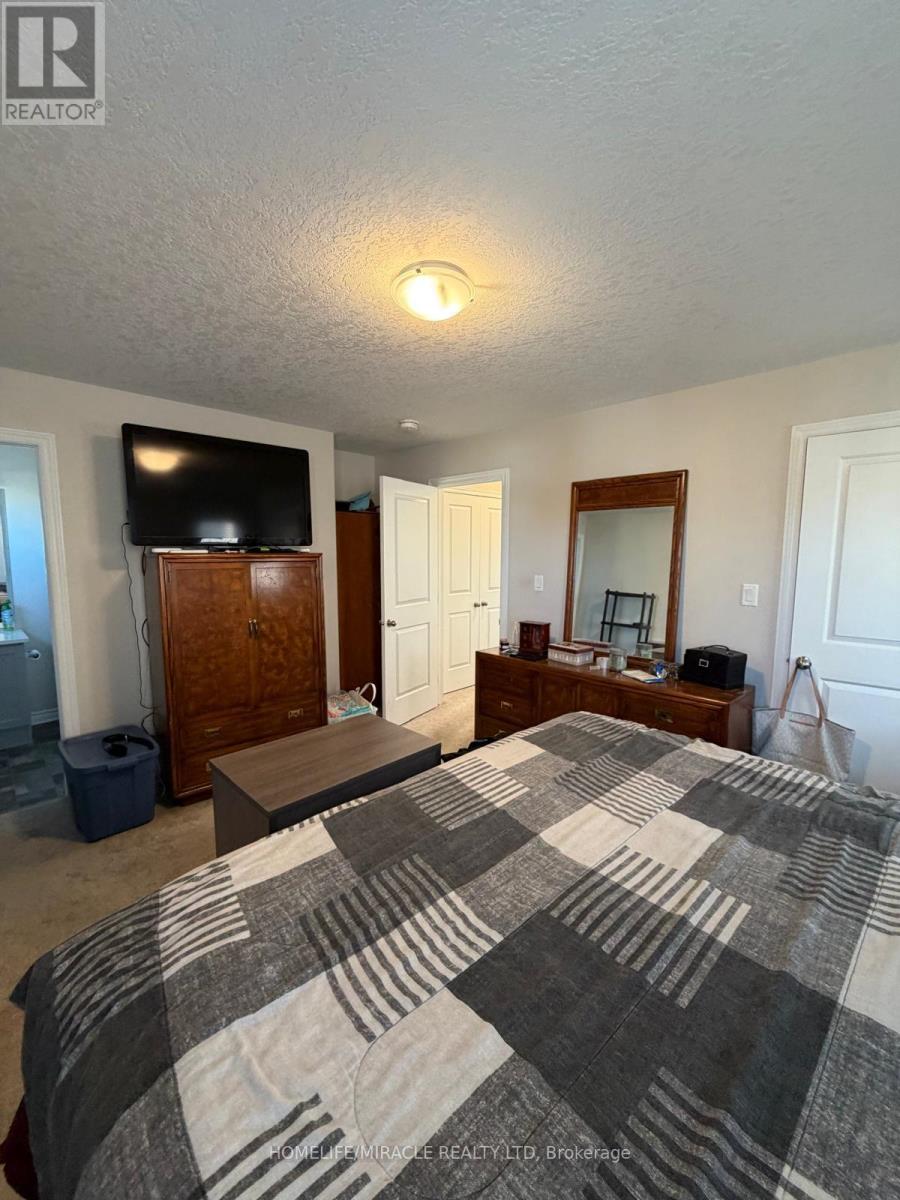 253 Heritage Park Drive, Greater Napanee, Ontario  K7R 0C7 - Photo 21 - X12486197