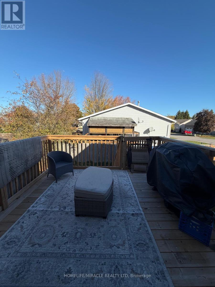 253 Heritage Park Drive, Greater Napanee, Ontario  K7R 0C7 - Photo 22 - X12486197