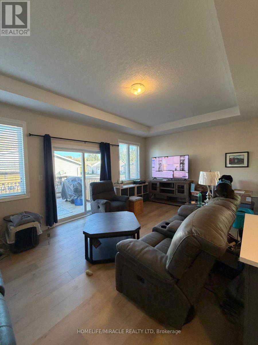 253 Heritage Park Drive, Greater Napanee, Ontario  K7R 0C7 - Photo 5 - X12486197