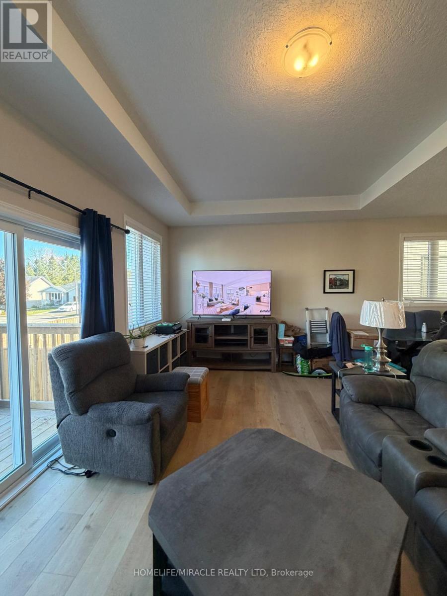 253 Heritage Park Drive, Greater Napanee, Ontario  K7R 0C7 - Photo 6 - X12486197