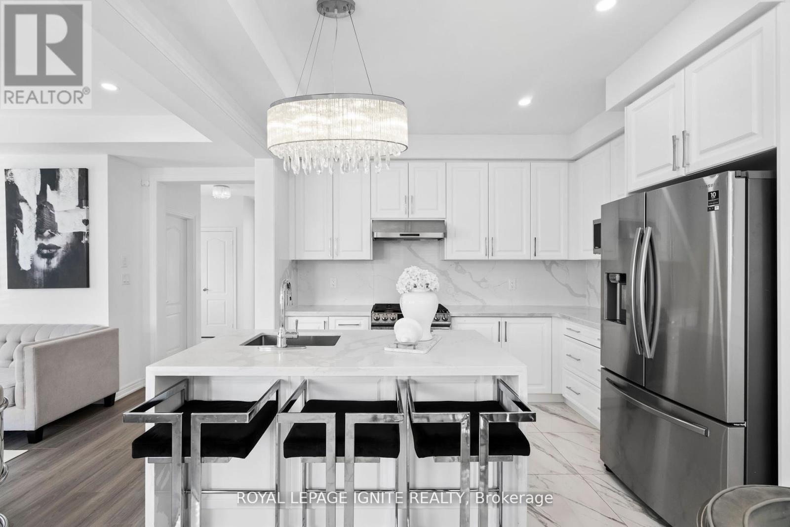 4 Great Falls Boulevard, Hamilton, Ontario  L8B 1X7 - Photo 14 - X12486226