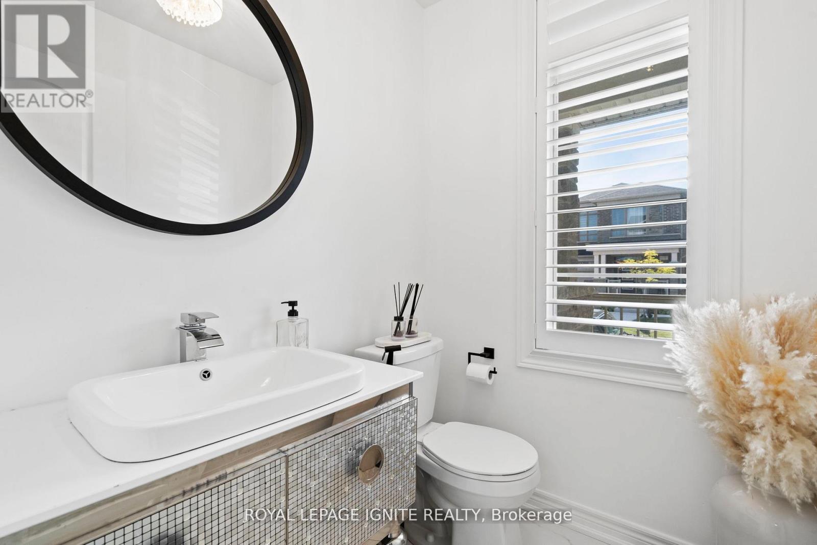 4 Great Falls Boulevard, Hamilton, Ontario  L8B 1X7 - Photo 25 - X12486226