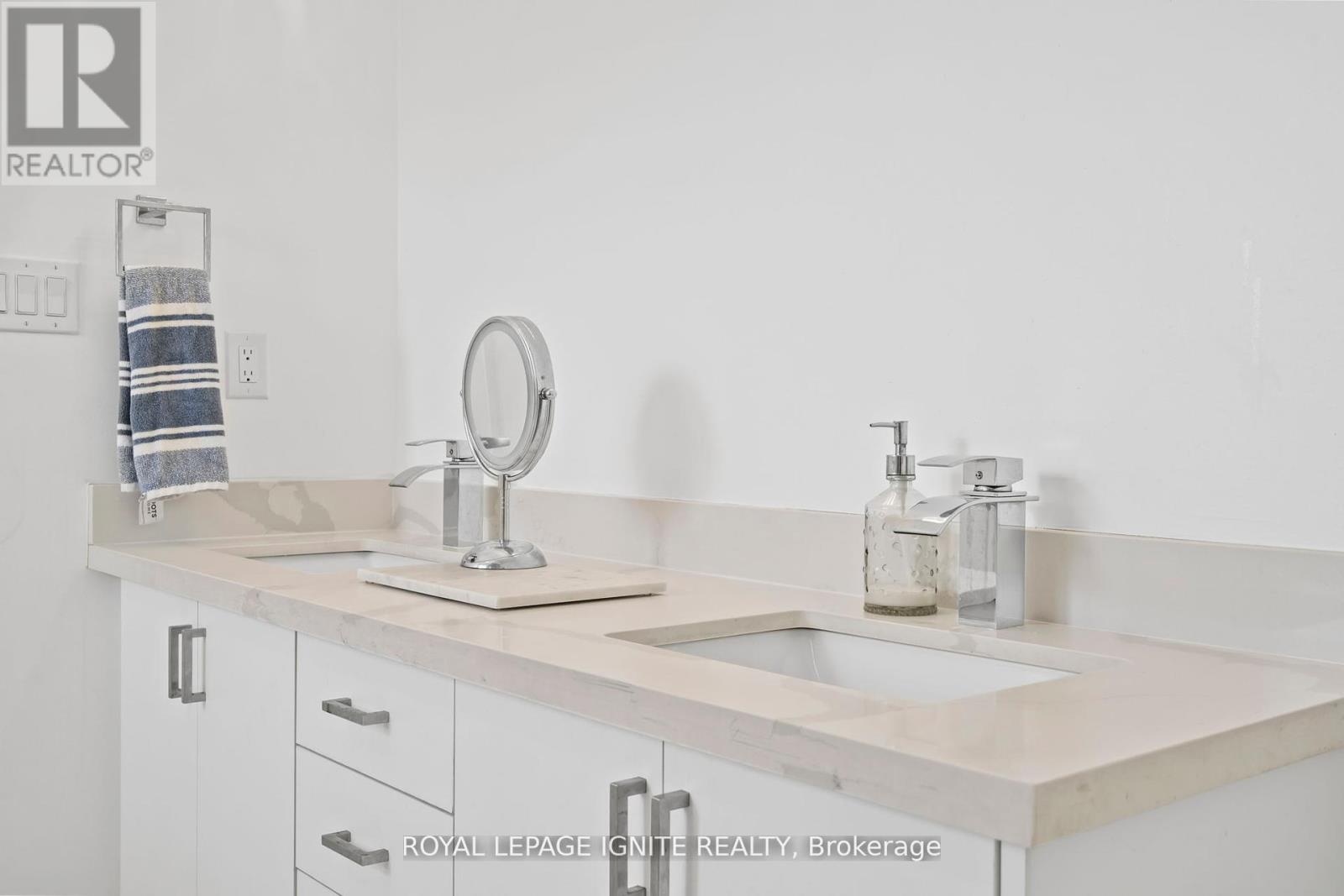 4 Great Falls Boulevard, Hamilton, Ontario  L8B 1X7 - Photo 33 - X12486226