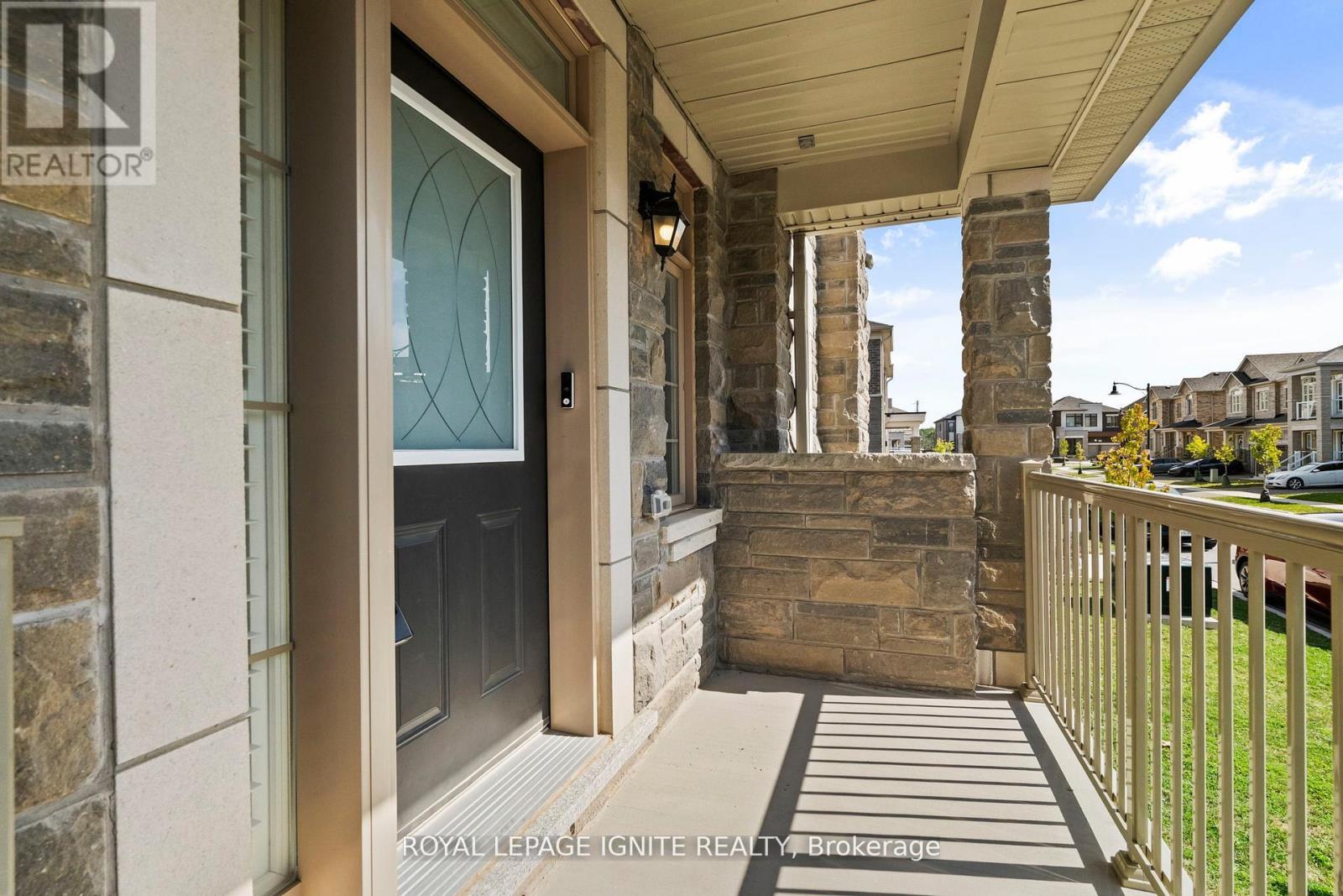 4 Great Falls Boulevard, Hamilton, Ontario  L8B 1X7 - Photo 5 - X12486226