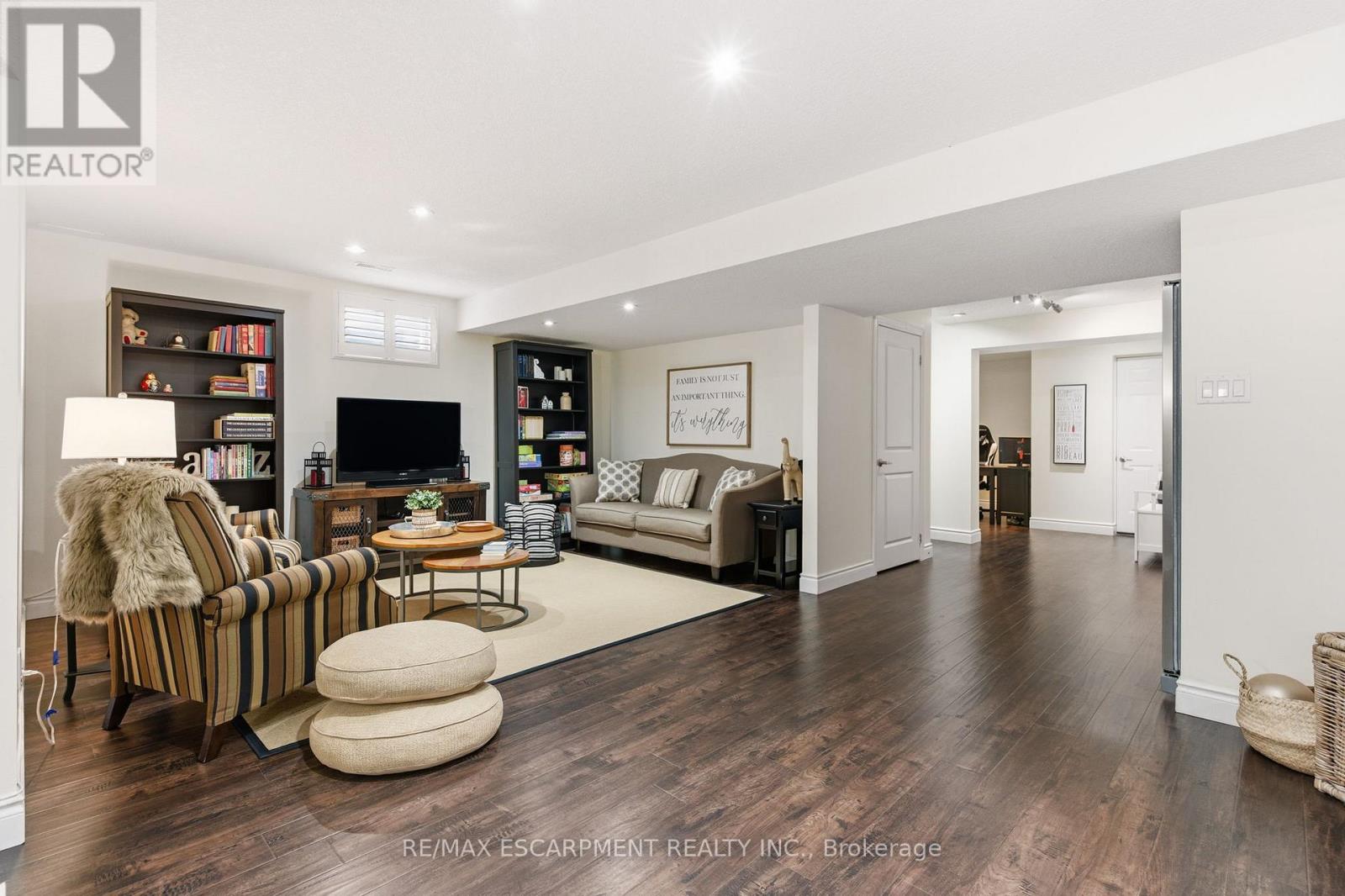 32 Hinrichs Crescent, Waterloo, Ontario  N1T 0A8 - Photo 33 - X12486239