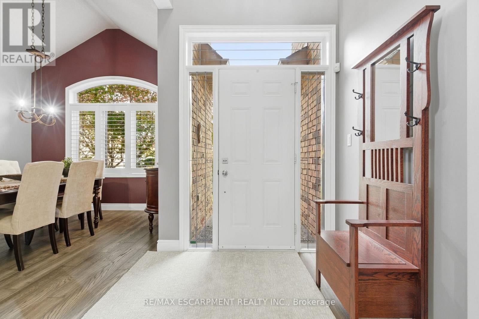 32 Hinrichs Crescent, Waterloo, Ontario  N1T 0A8 - Photo 4 - X12486239