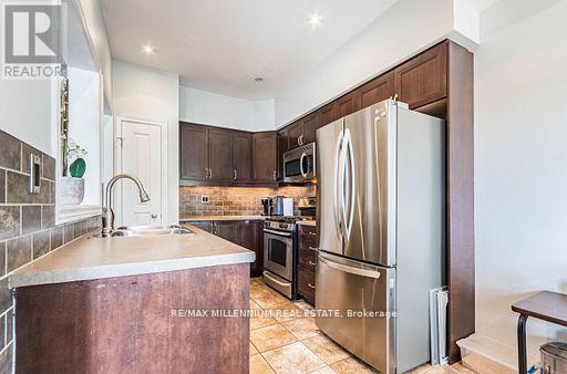 36 Myers Lane N, Hamilton, Ontario  L9G 0A5 - Photo 11 - X12486271