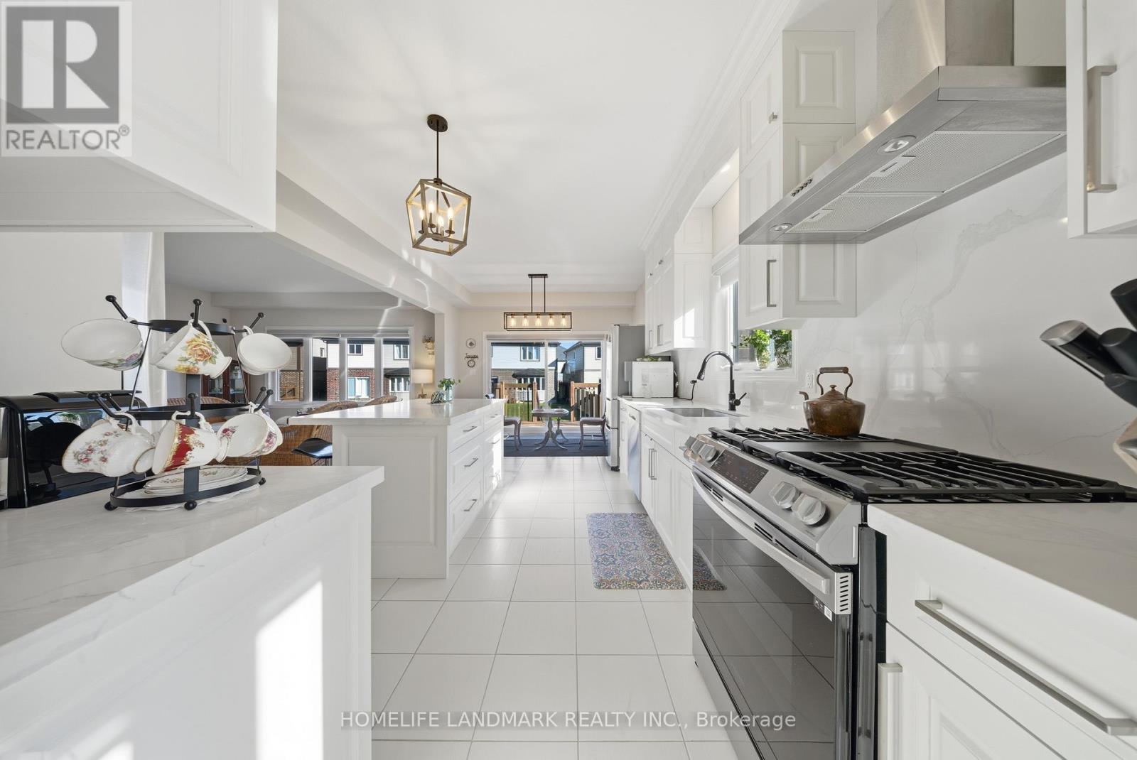 49 Monarch Street, Welland, Ontario  L3C 0E6 - Photo 10 - X12486278