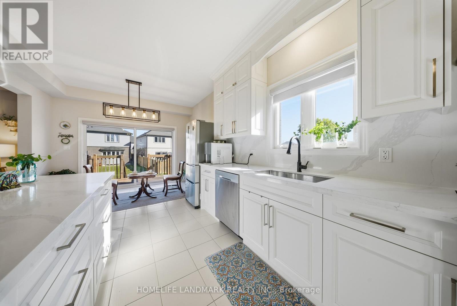 49 Monarch Street, Welland, Ontario  L3C 0E6 - Photo 11 - X12486278