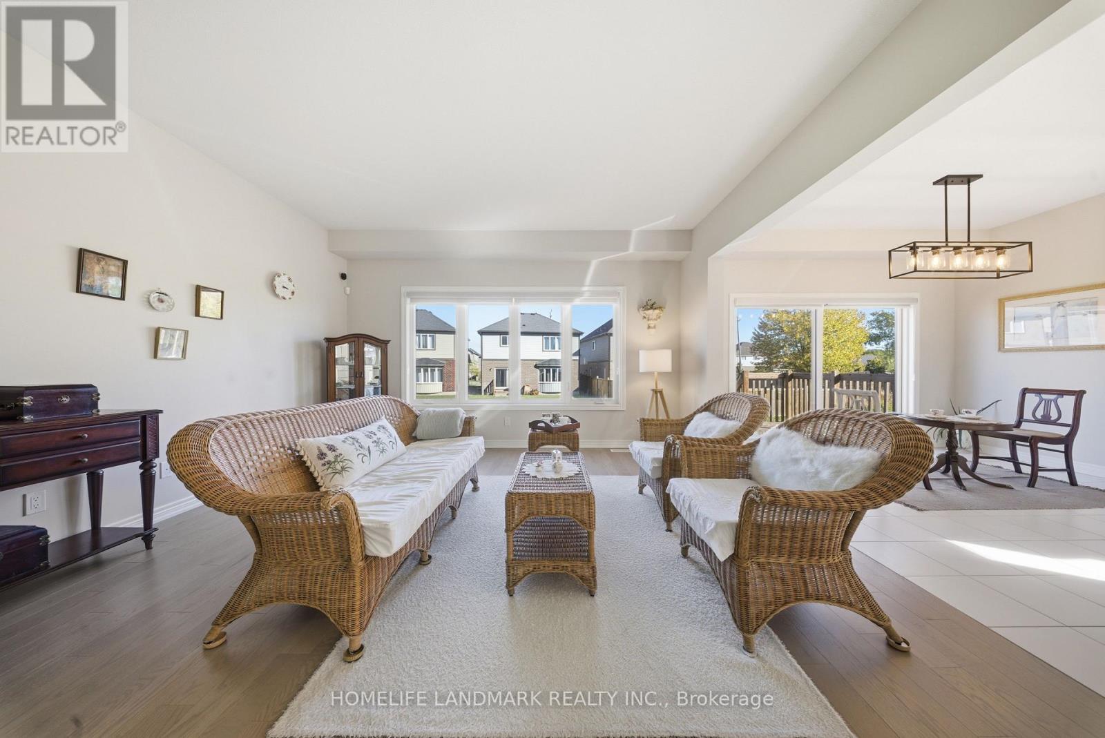 49 Monarch Street, Welland, Ontario  L3C 0E6 - Photo 17 - X12486278