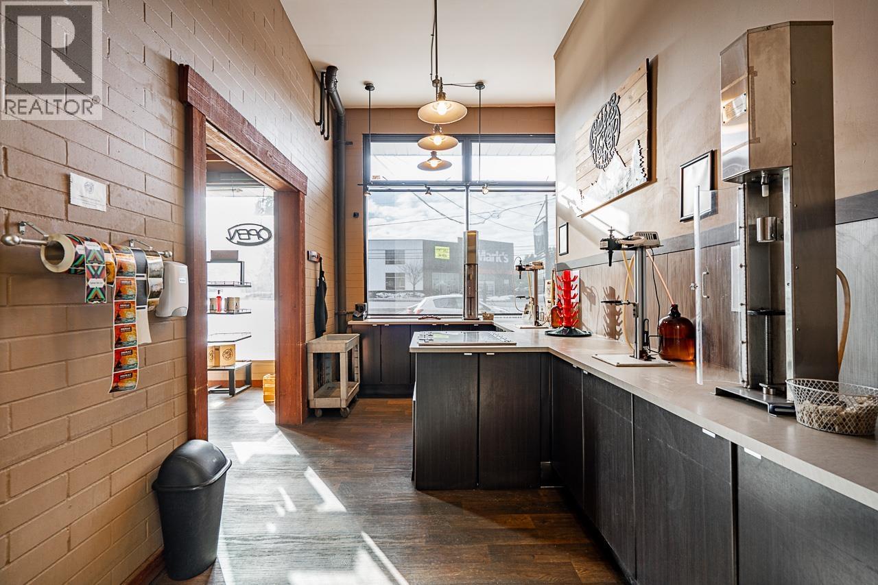 20767 Lougheed Highway, Maple Ridge, British Columbia  V2X 2R2 - Photo 10 - C8073382