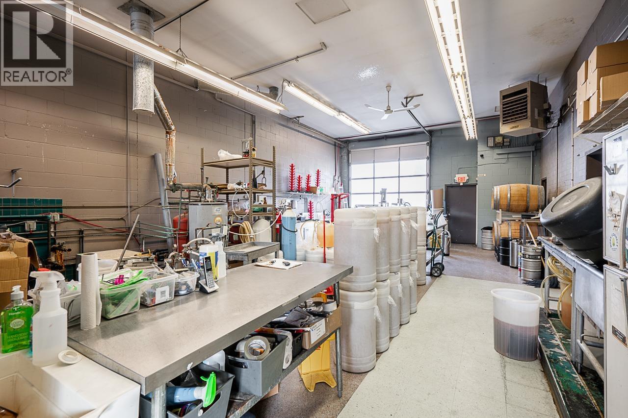 20767 Lougheed Highway, Maple Ridge, British Columbia  V2X 2R2 - Photo 12 - C8073382