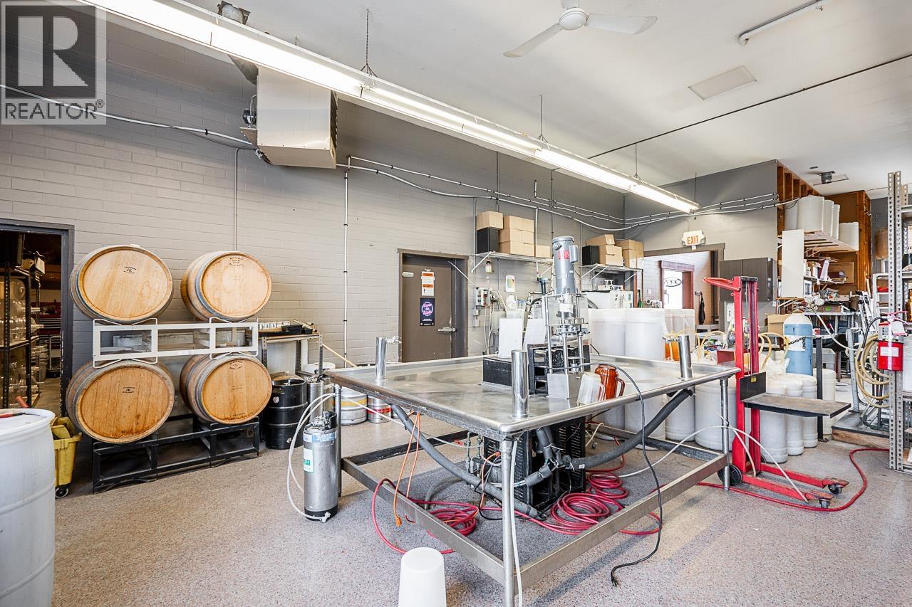 20767 Lougheed Highway, Maple Ridge, British Columbia  V2X 2R2 - Photo 19 - C8073382