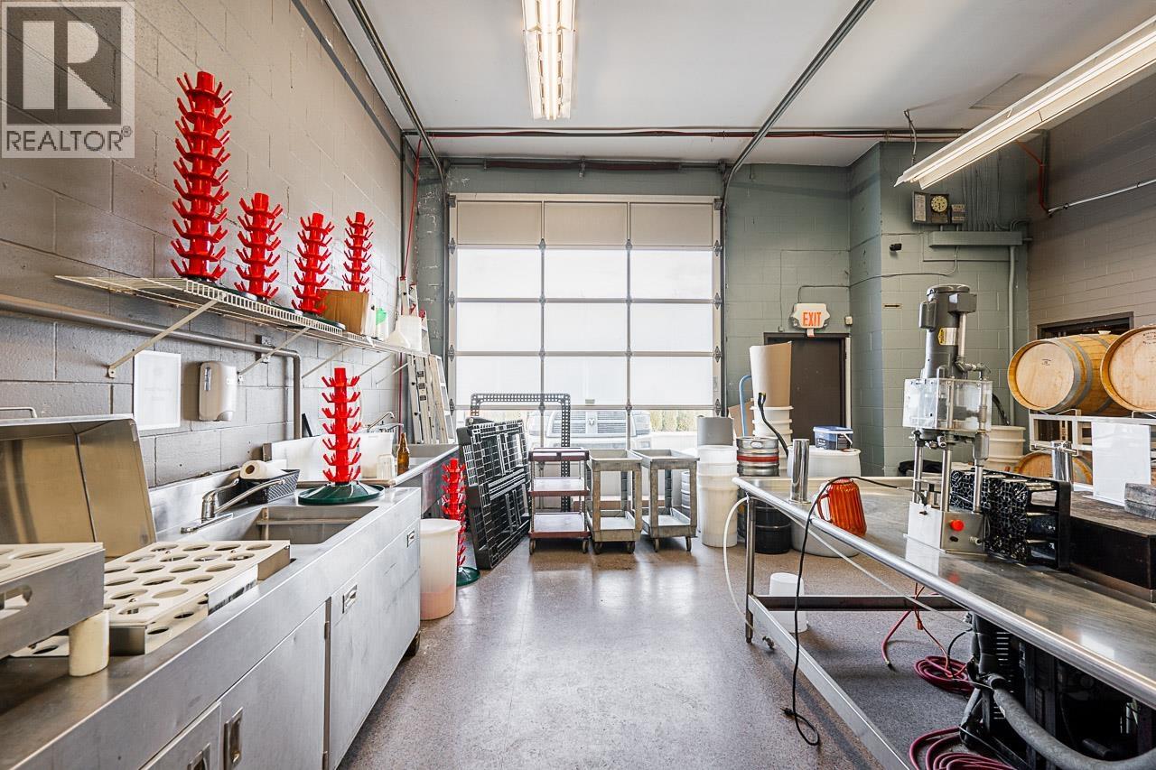 20767 Lougheed Highway, Maple Ridge, British Columbia  V2X 2R2 - Photo 20 - C8073382