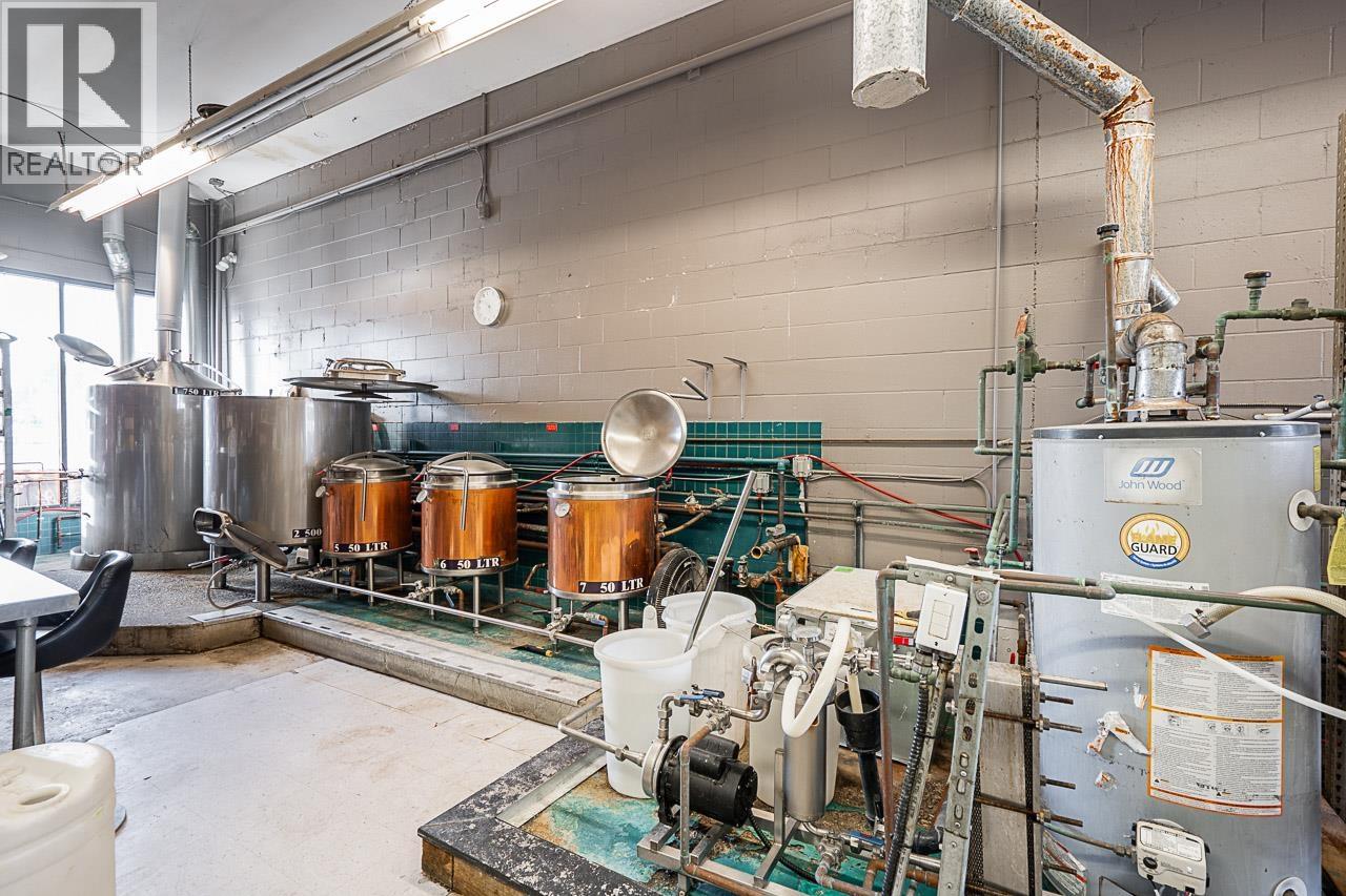 20767 Lougheed Highway, Maple Ridge, British Columbia  V2X 2R2 - Photo 21 - C8073382