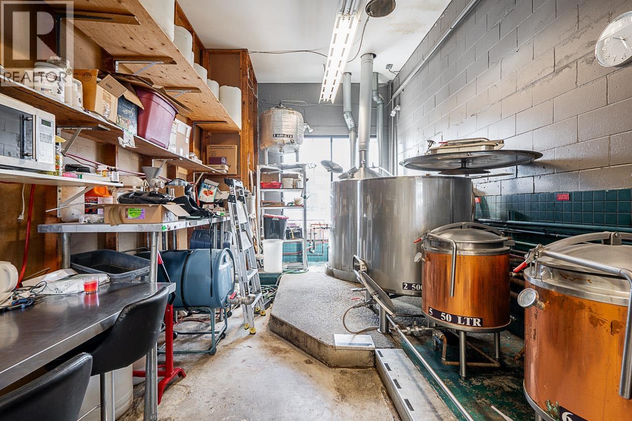 20767 Lougheed Highway, Maple Ridge, British Columbia  V2X 2R2 - Photo 22 - C8073382