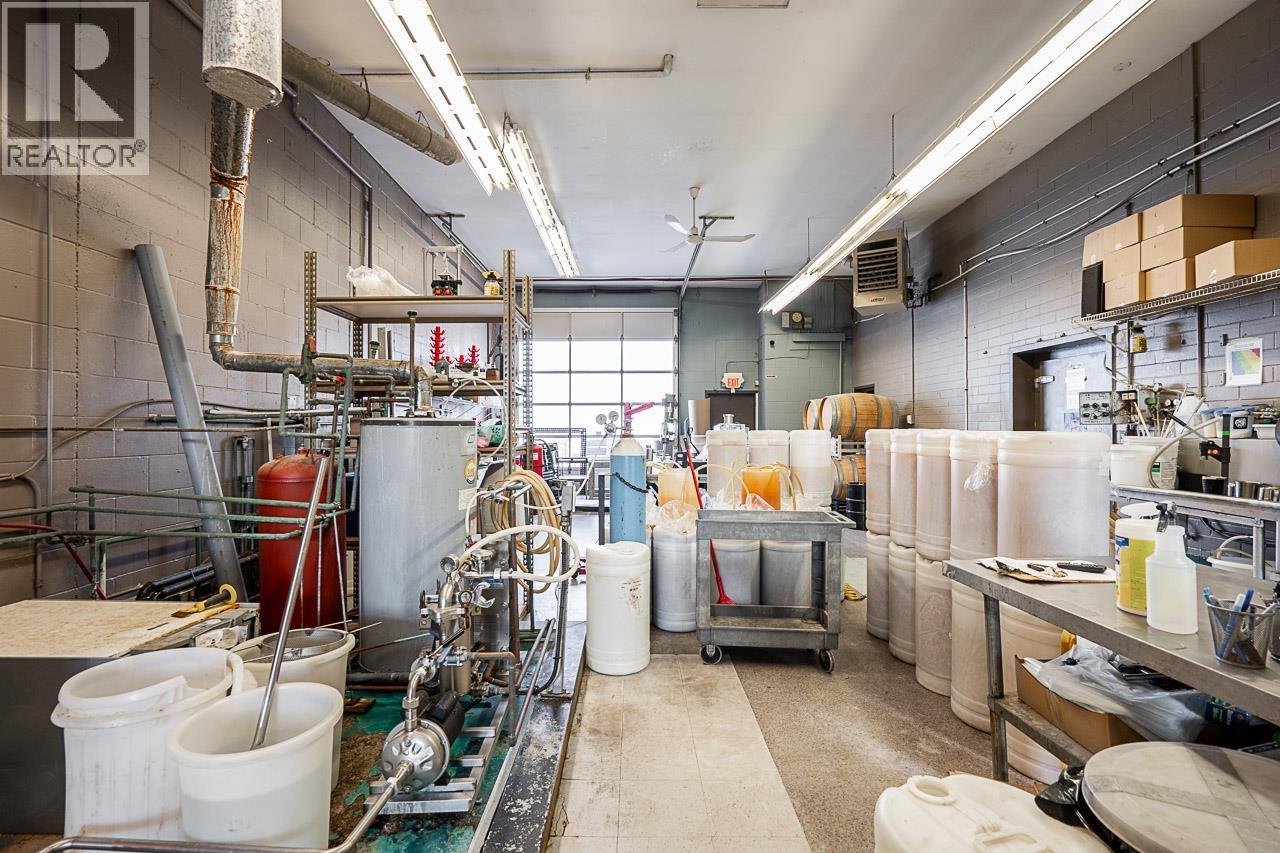 20767 Lougheed Highway, Maple Ridge, British Columbia  V2X 2R2 - Photo 24 - C8073382