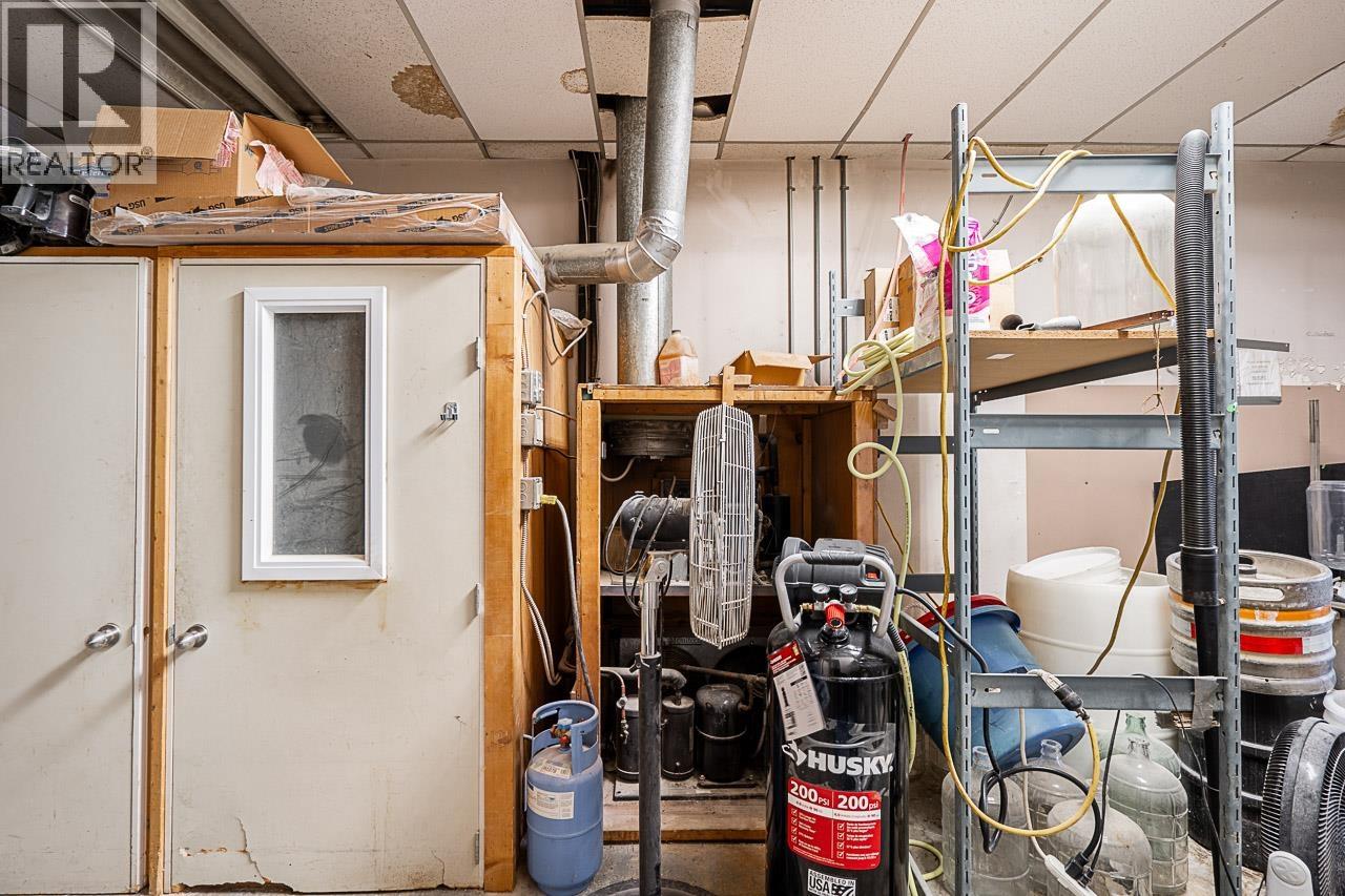 20767 Lougheed Highway, Maple Ridge, British Columbia  V2X 2R2 - Photo 27 - C8073382