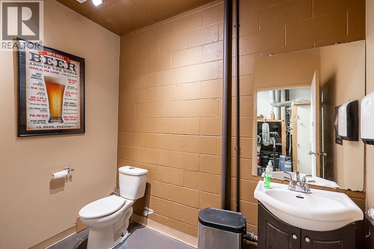 20767 Lougheed Highway, Maple Ridge, British Columbia  V2X 2R2 - Photo 28 - C8073382