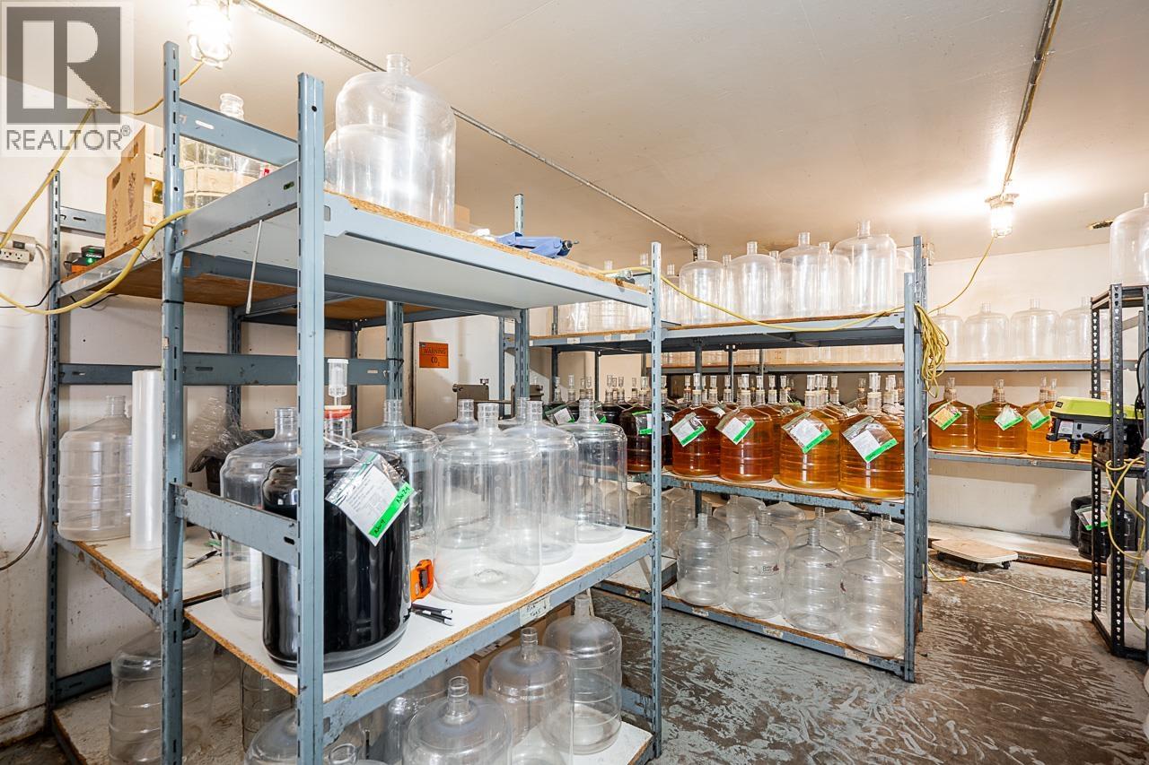 20767 Lougheed Highway, Maple Ridge, British Columbia  V2X 2R2 - Photo 29 - C8073382