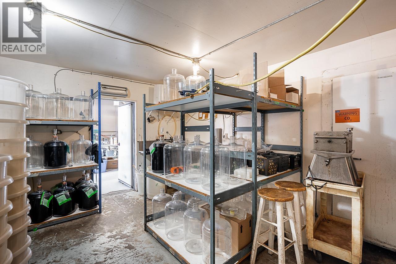 20767 Lougheed Highway, Maple Ridge, British Columbia  V2X 2R2 - Photo 31 - C8073382