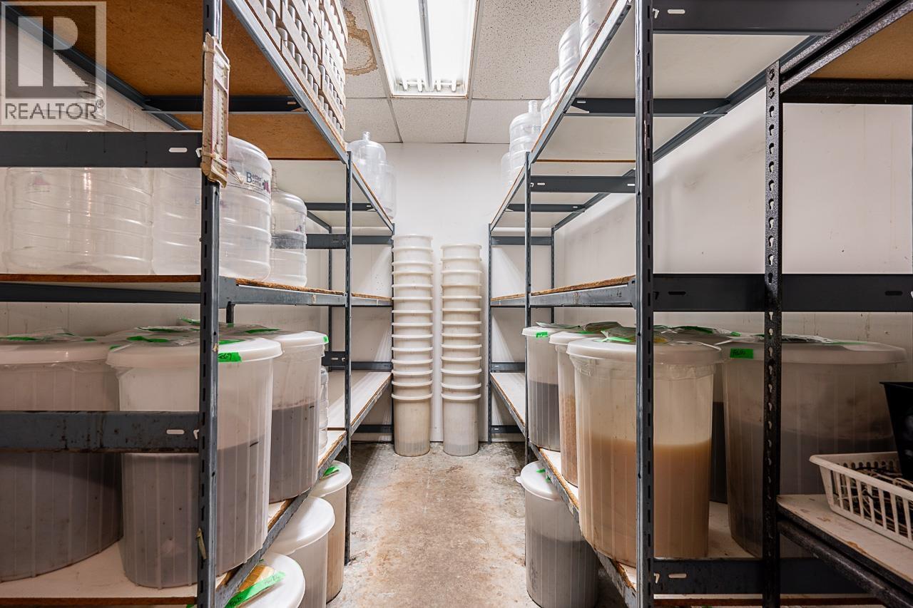 20767 Lougheed Highway, Maple Ridge, British Columbia  V2X 2R2 - Photo 32 - C8073382