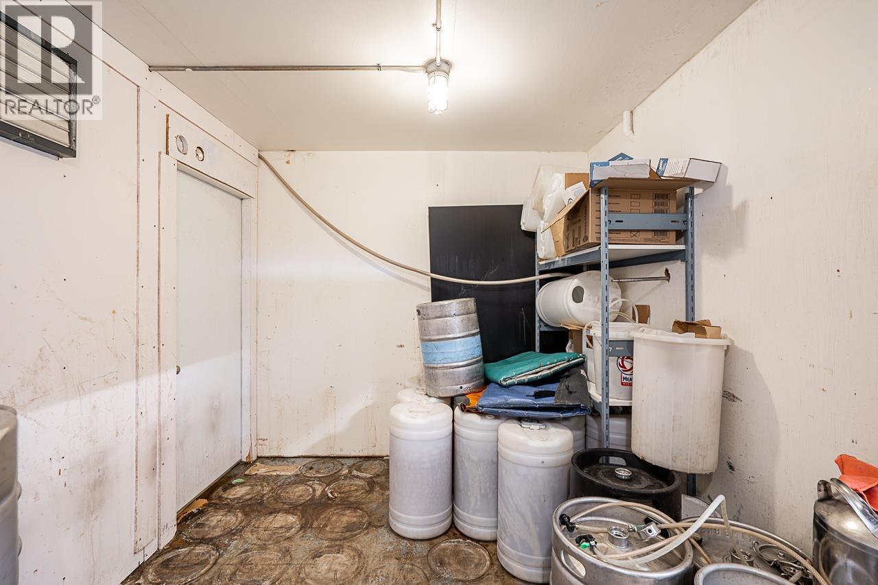 20767 Lougheed Highway, Maple Ridge, British Columbia  V2X 2R2 - Photo 34 - C8073382