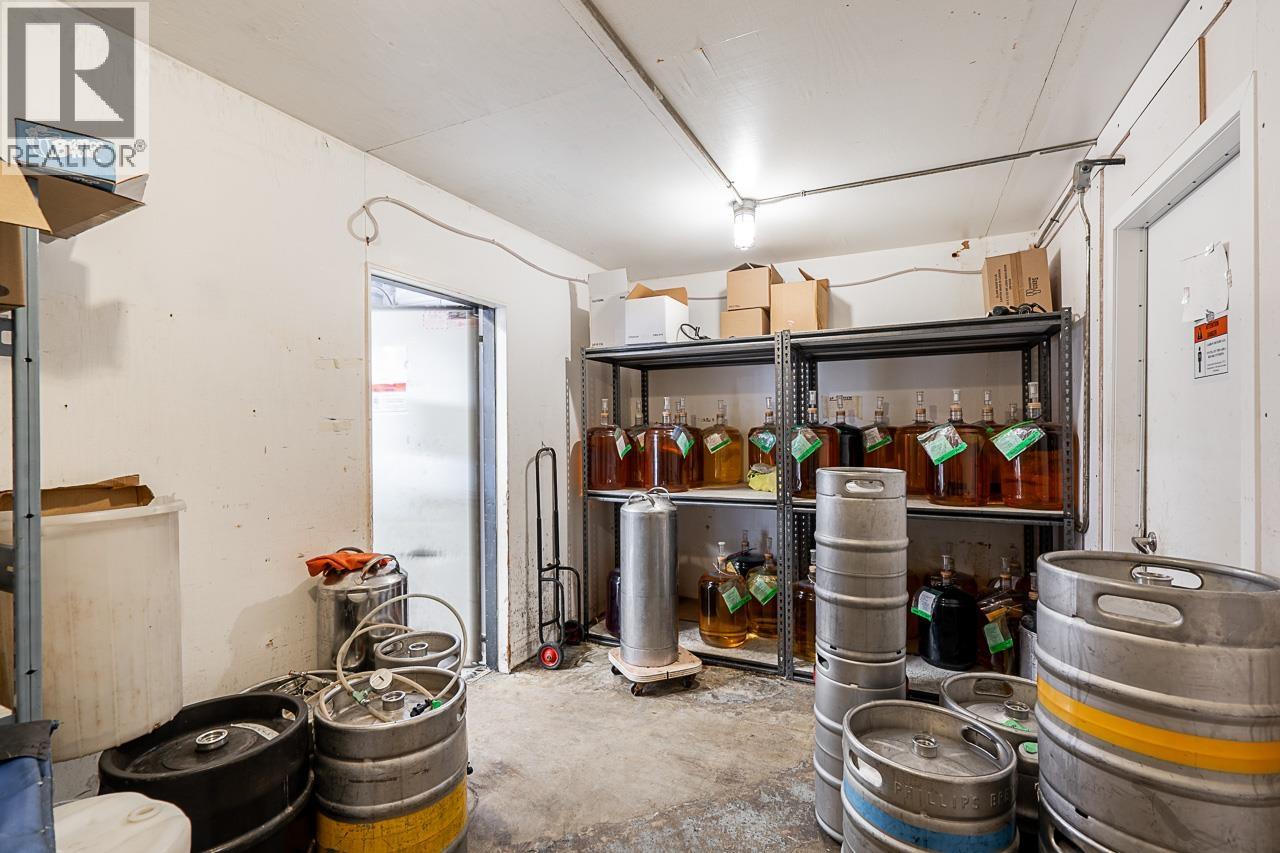 20767 Lougheed Highway, Maple Ridge, British Columbia  V2X 2R2 - Photo 35 - C8073382