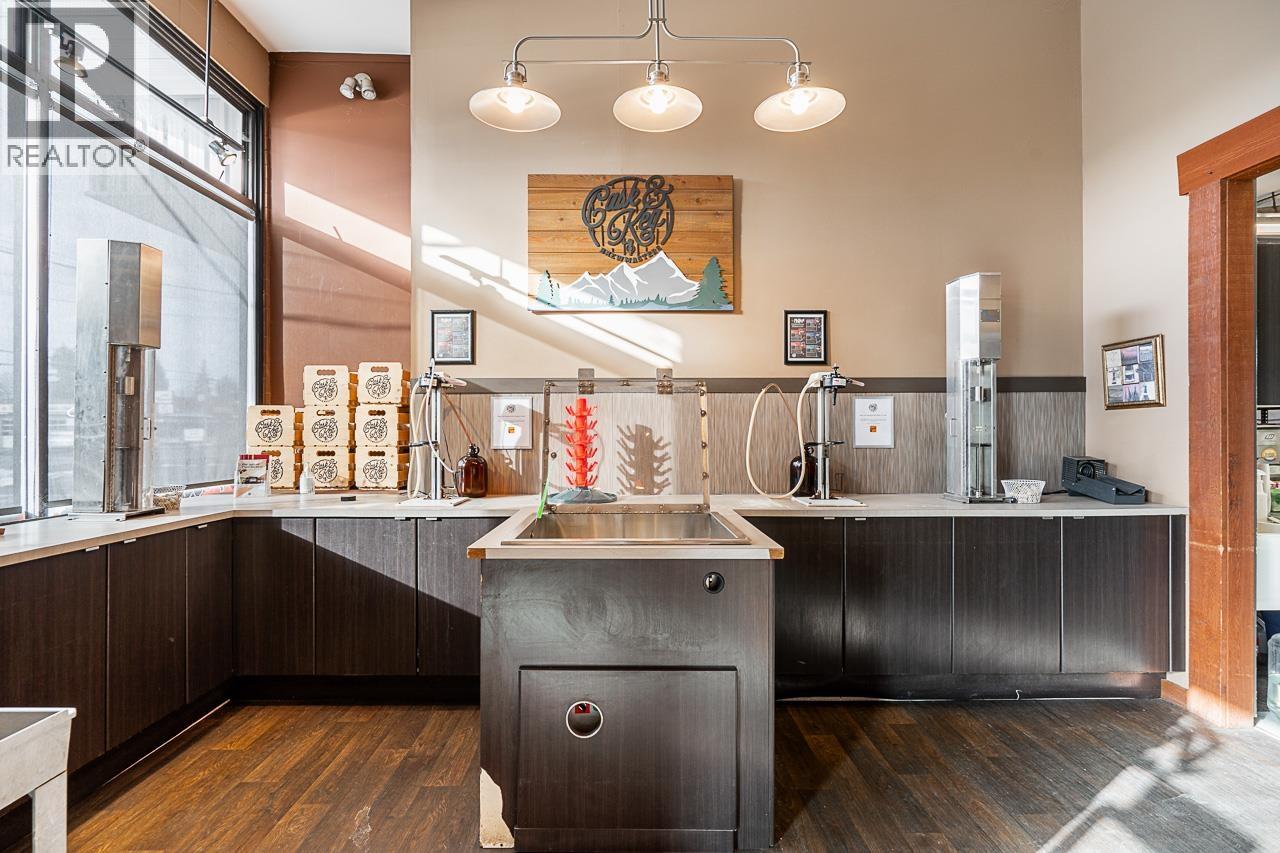 20767 Lougheed Highway, Maple Ridge, British Columbia  V2X 2R2 - Photo 9 - C8073382