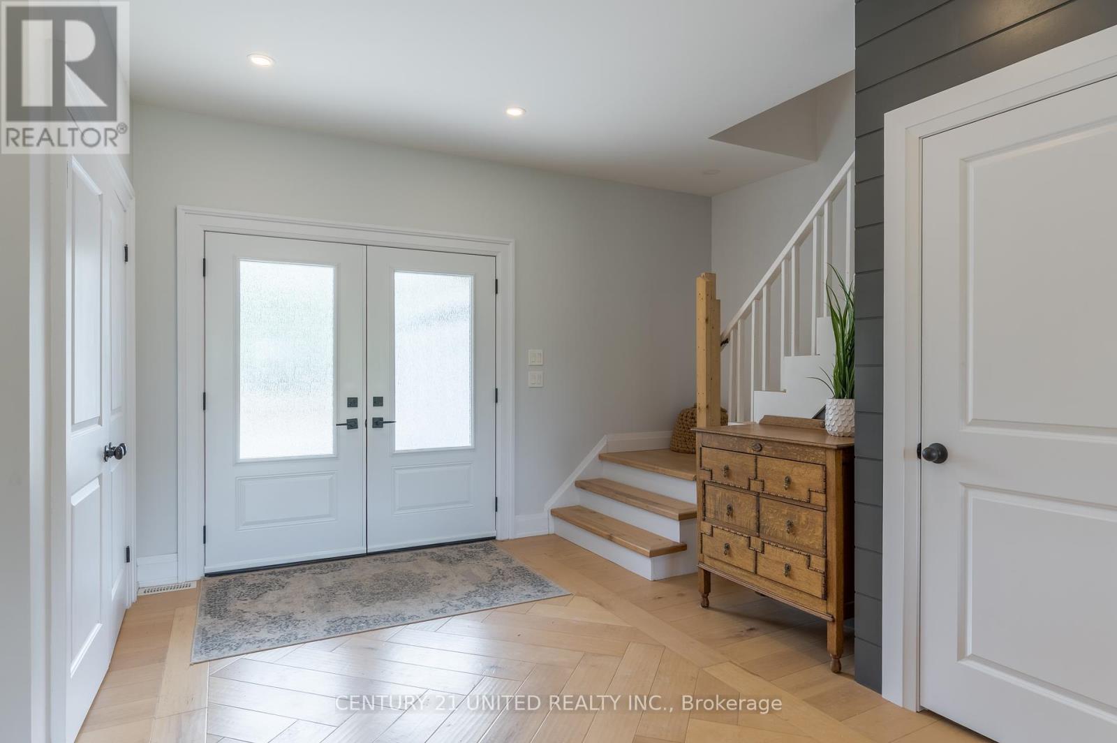 142 Hickory Beach Road, Kawartha Lakes, Ontario  K0M 1N0 - Photo 5 - X12344223