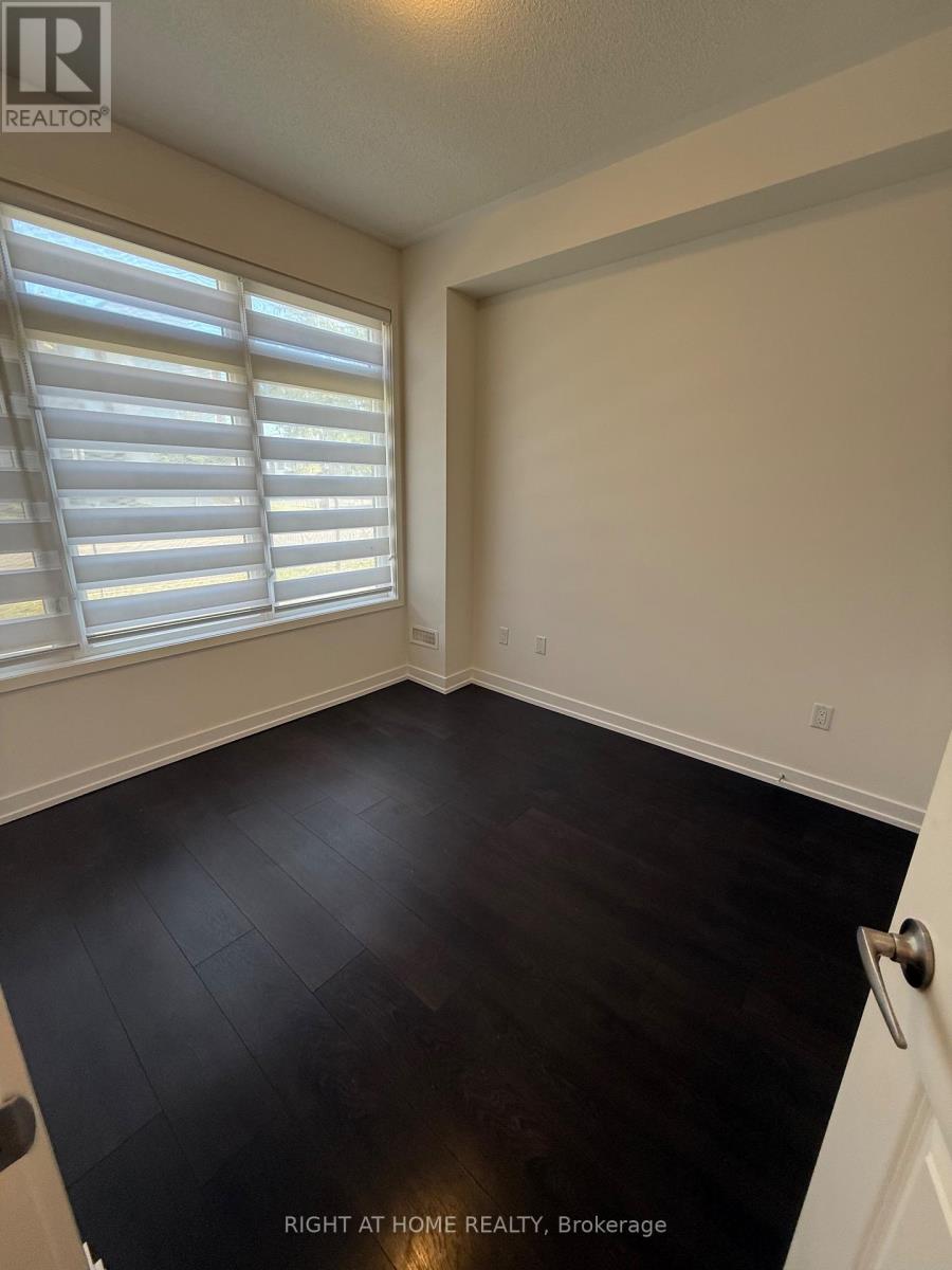 3094 Ernest Applebe Boulevard, Oakville, Ontario  L6H 0P3 - Photo 5 - W12466046