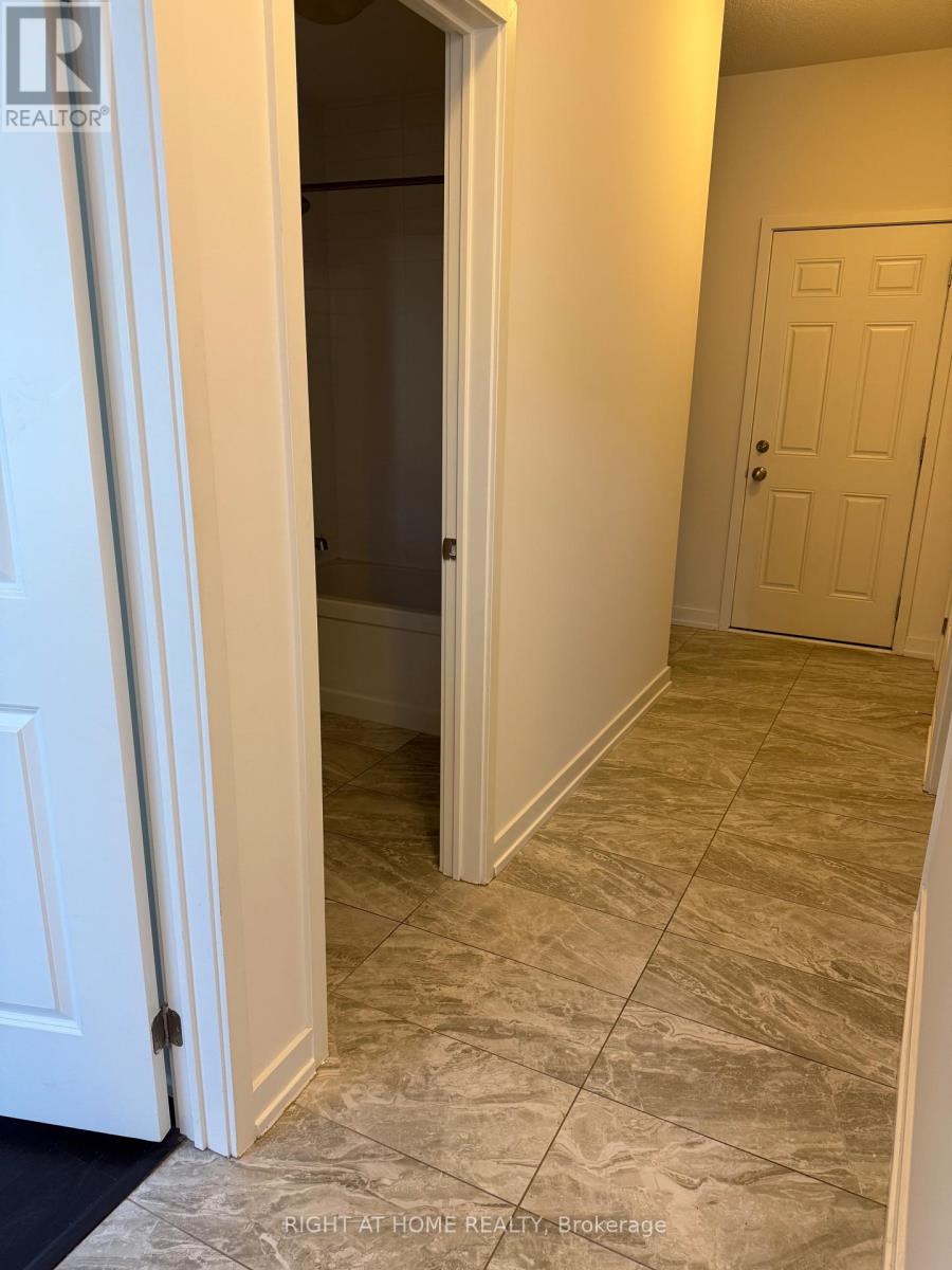 3094 Ernest Applebe Boulevard, Oakville, Ontario  L6H 0P3 - Photo 3 - W12466046