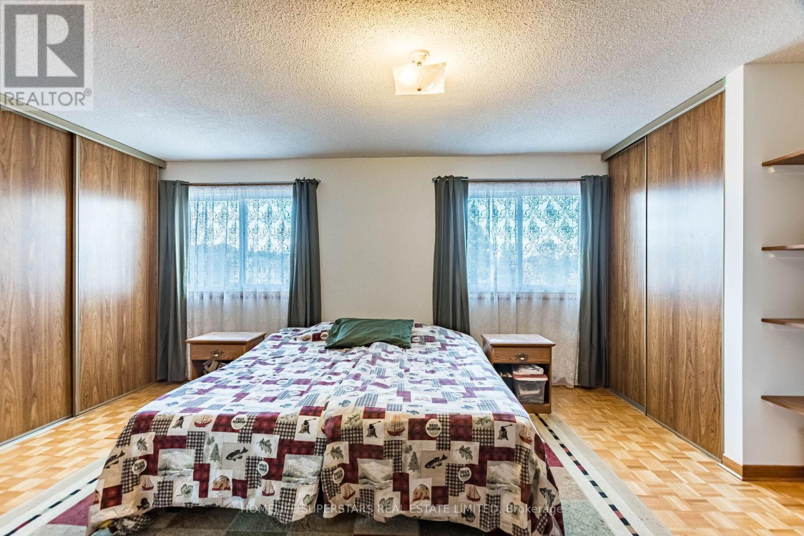 3995 Chicory Court, Mississauga, Ontario  L5C 3S8 - Photo 28 - W12469703